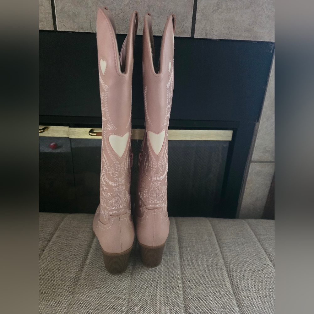 NEW Faux Leather Pink Heart Western-Style Women's Cowboy Boots Size 8 - Picture 9 of 10